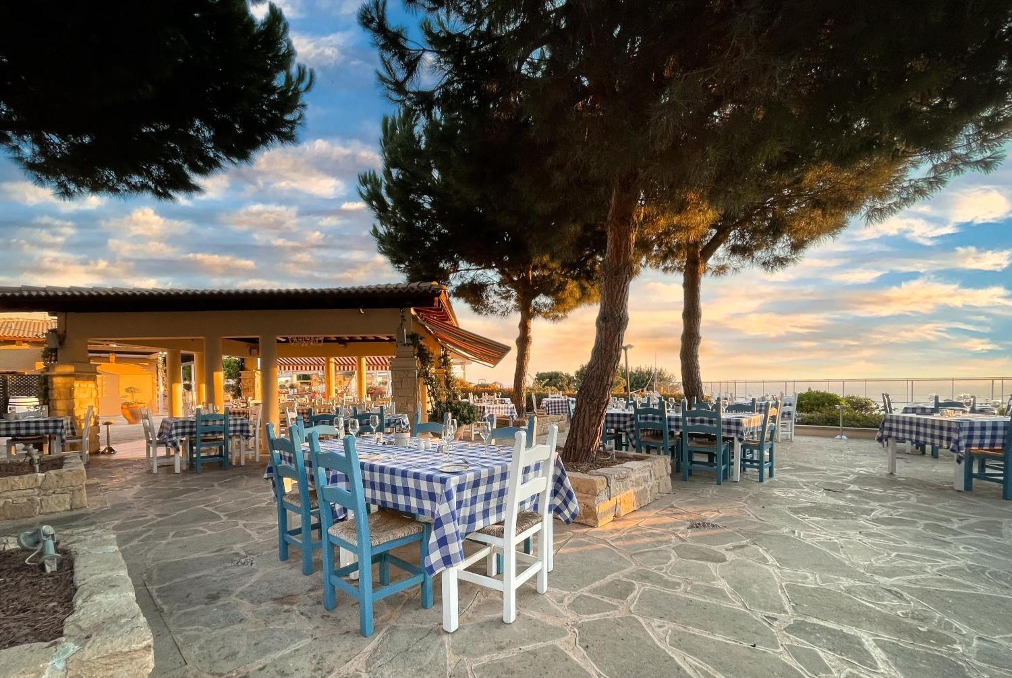 4 Bedroom Villa Helidoni With Private Infinity Pool, Aphrodite Hills Resort Sakarya Dış mekan fotoğraf