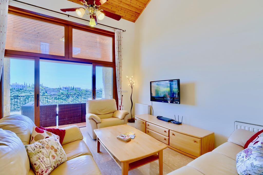 4 Bedroom Villa Helidoni With Private Infinity Pool, Aphrodite Hills Resort Sakarya Dış mekan fotoğraf